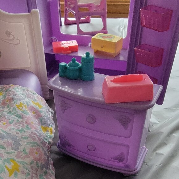 Vintage Barbie Dreamhouse Bedroom Set and Accessories 1990s - Picture 4 of 7